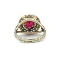 Bague - Or jaune, grenat et diamants