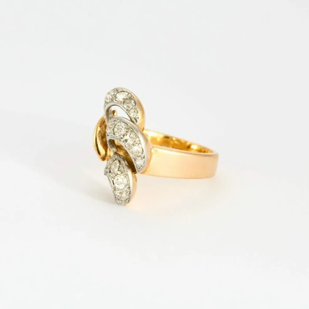 Bague 1940, or jaune, platine, diamants et rubis synthètiques