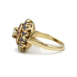 Bague - Or jaune rubis, saphirs et diamants