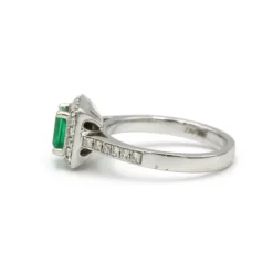 Bague - Or, émeraude et diamants