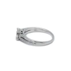 Bague - platine et diamants