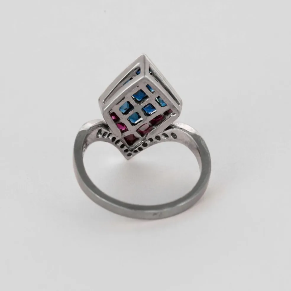 Bague aigrette en or gris diamants, saphirs, rubis