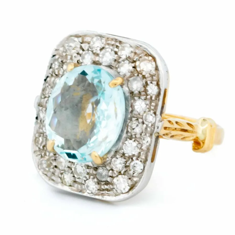 Bague aigue-marine entourage diamant