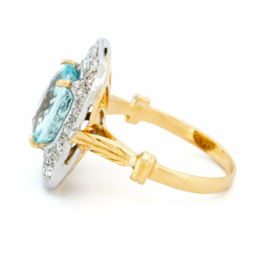 Bague aigue-marine entourage diamant
