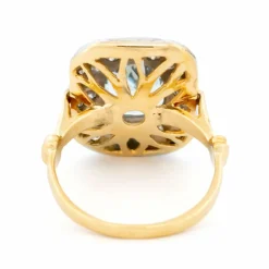 Bague aigue-marine entourage diamant
