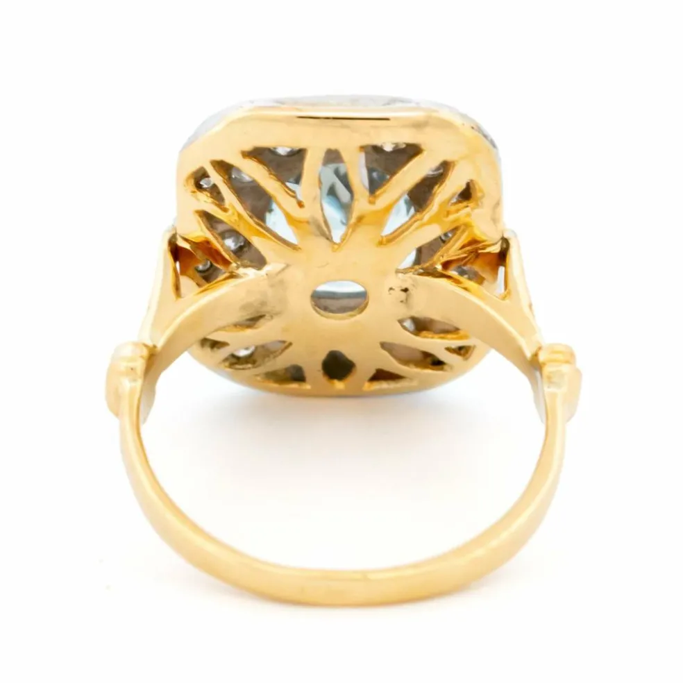 Bague aigue-marine entourage diamant