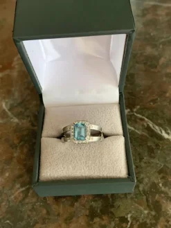 Bague Aigue-Marine Rectangle Diamants Or Gris 18 Carats