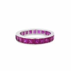 Bague Alliance Éternité Vintage en Or Blanc et Rubis Naturels