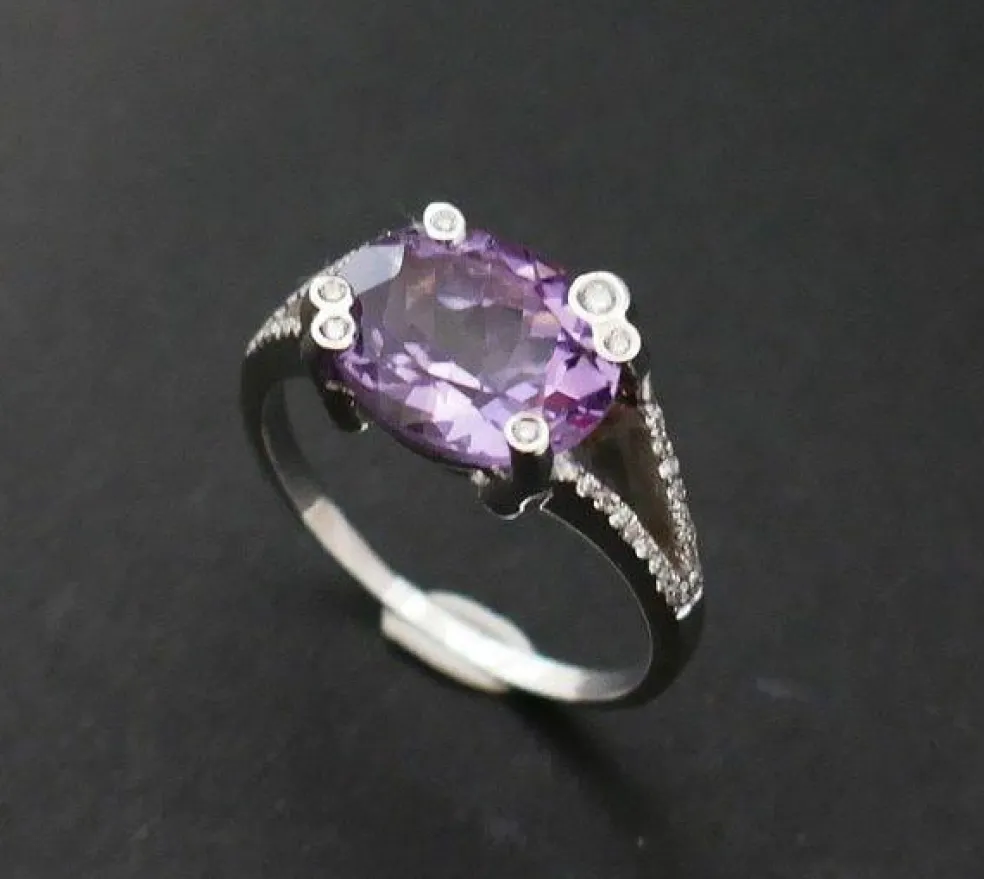 Bague Améthyste Et Diamants, Or Blanc 18 Carats.