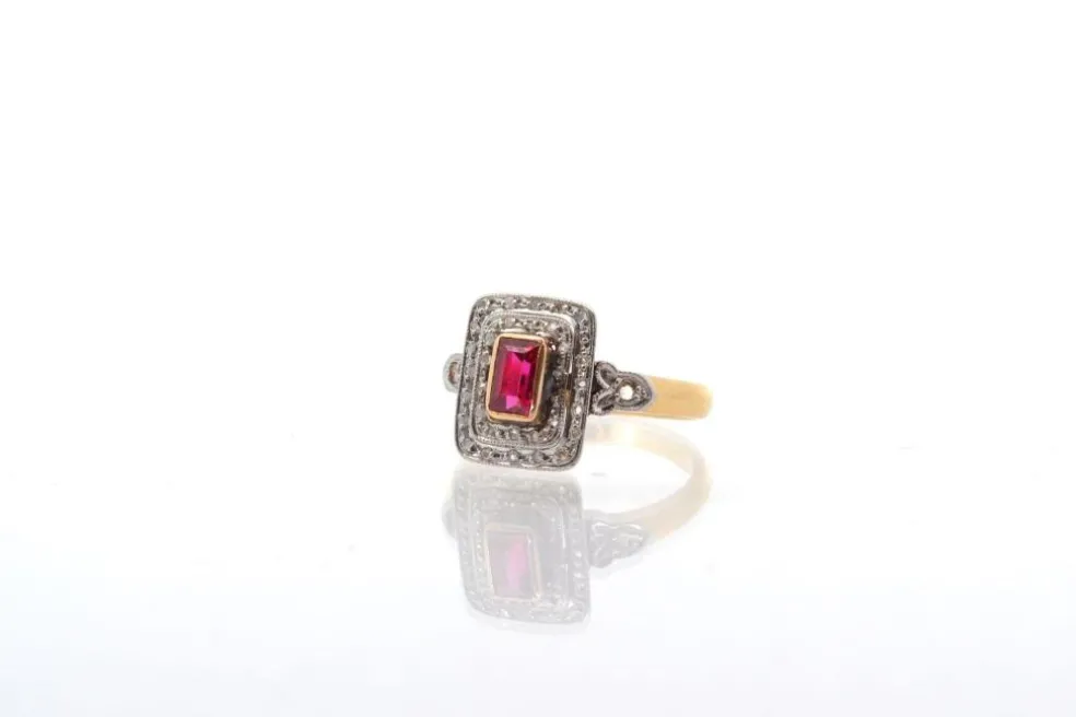Bague ancienne 1920 rubis synthétique et diamants