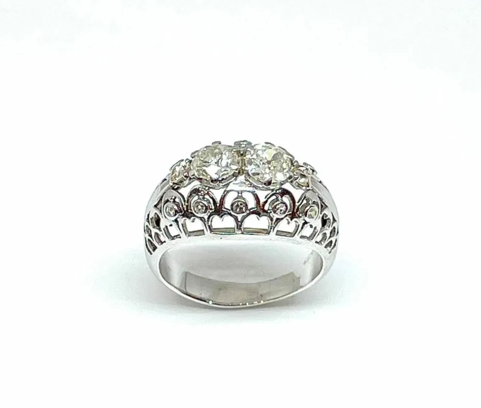 Bague ancienne ajourée en or blanc et diamants