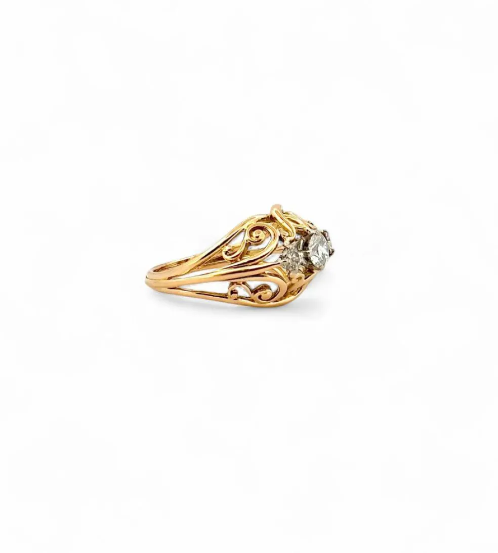 Bague ancienne ajourée or jaune diamants