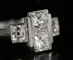 Bague ancienne Art Déco 1930 platine et diamants