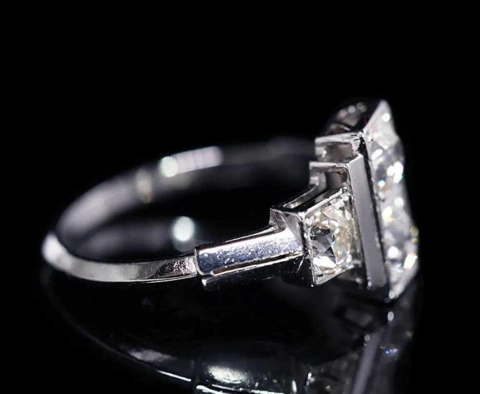 Bague ancienne Art Déco 1930 platine et diamants