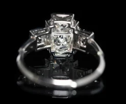 Bague ancienne Art Déco 1930 platine et diamants