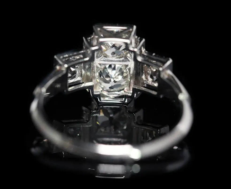 Bague ancienne Art Déco 1930 platine et diamants