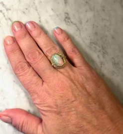 Bague ancienne, Art Nouveau, opale