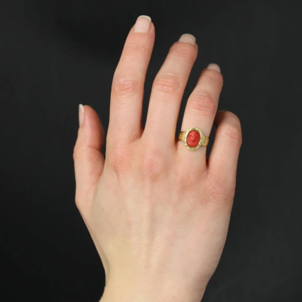 Bague ancienne camée corail
