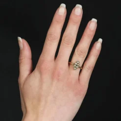 Bague ancienne écusson et perles fines