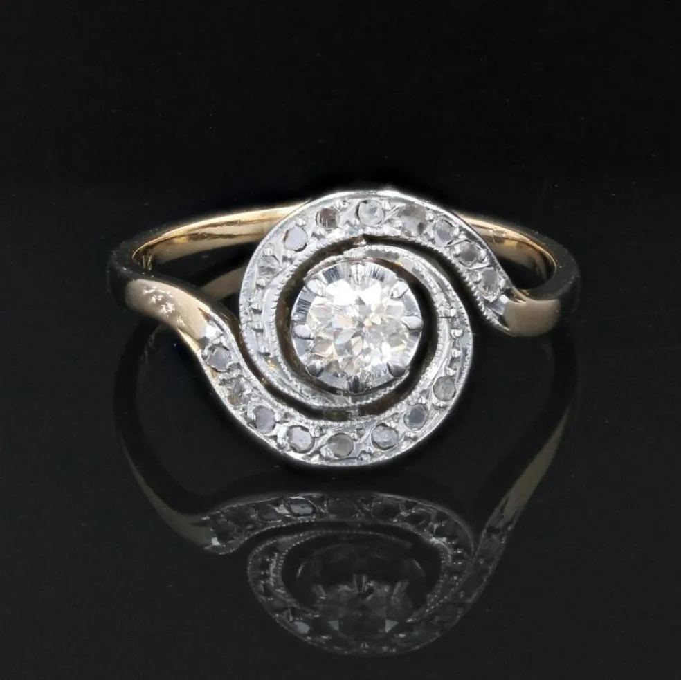 Bague ancienne diamants en tourbillon