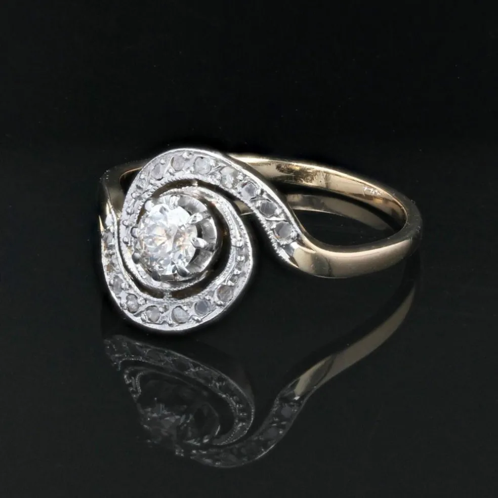 Bague ancienne diamants en tourbillon