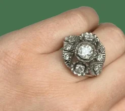BAGUE ANCIENNE DÔME DIAMANTS OR BLANC & PLATINE
