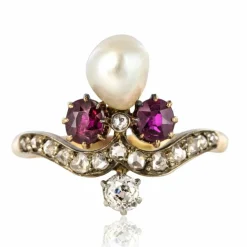 Bague ancienne duchesse rubis diamants et perle fine