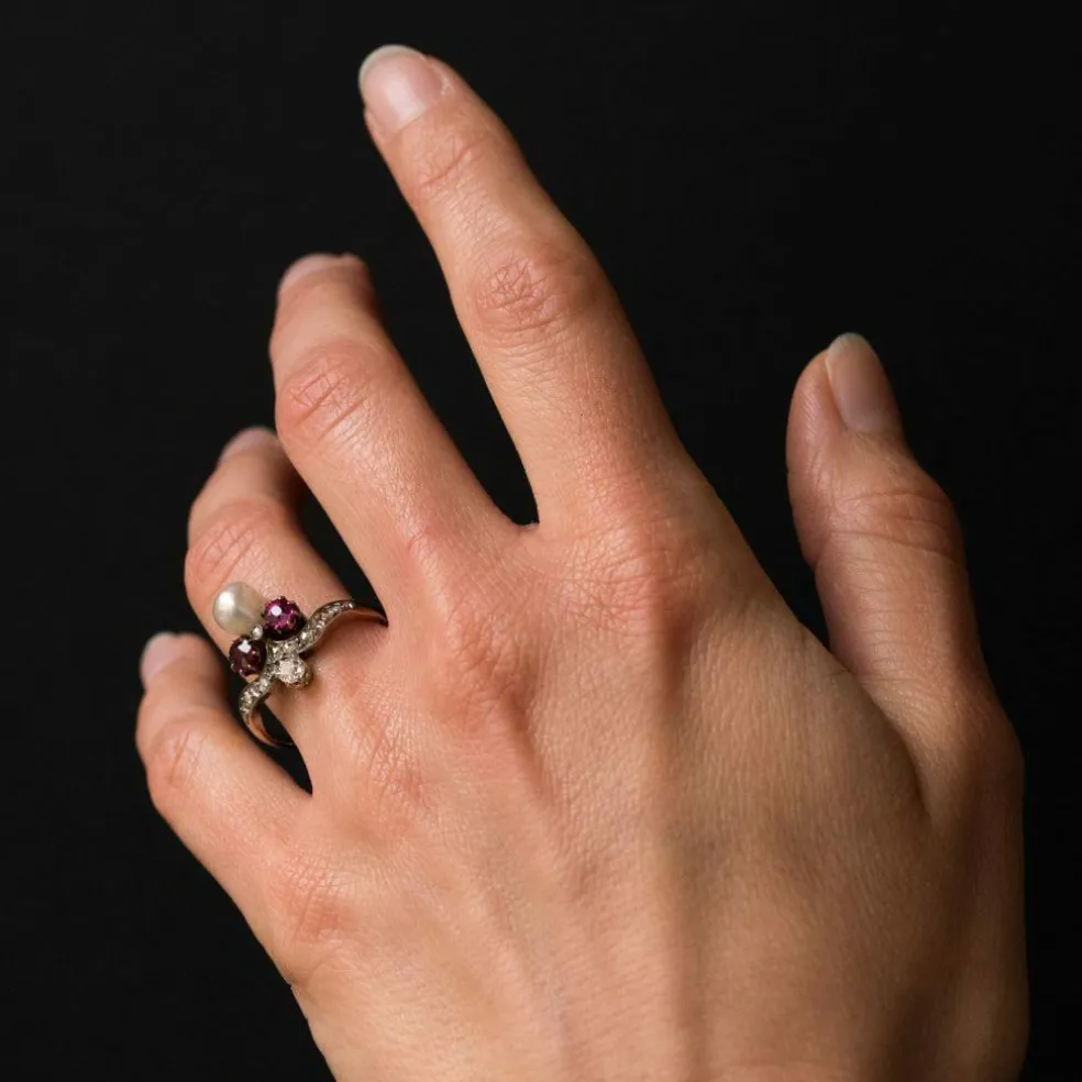 Bague ancienne duchesse rubis diamants et perle fine