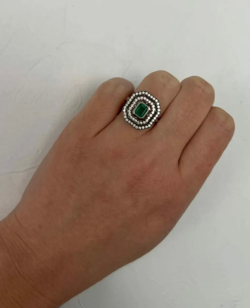 Bague ancienne en diamant et émeraude