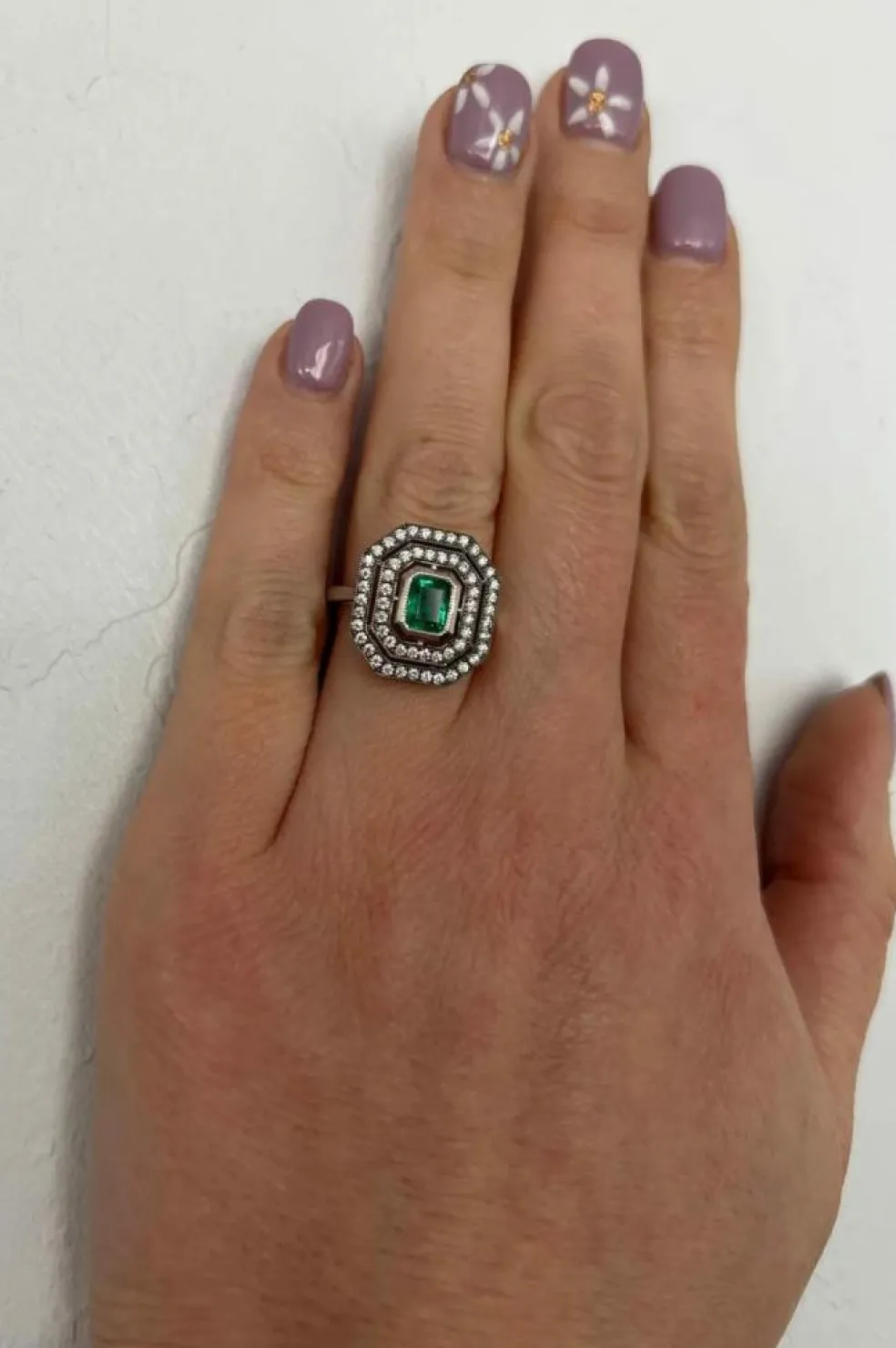 Bague ancienne en diamant et émeraude
