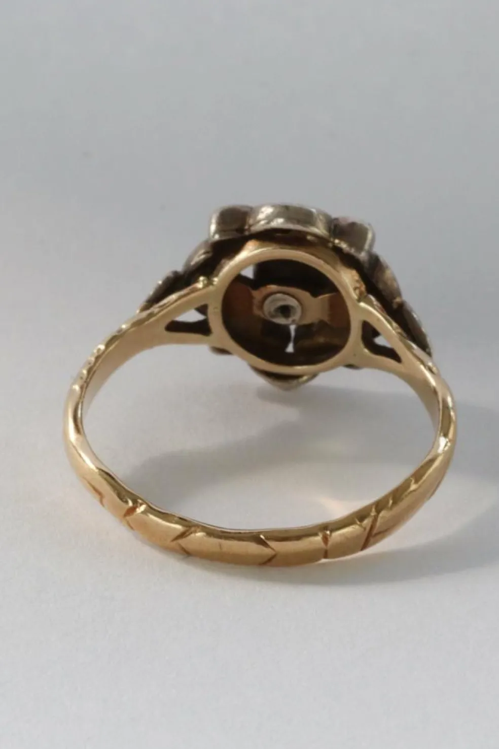Bague ancienne en or 14 carats et argent avec diamants taille rose