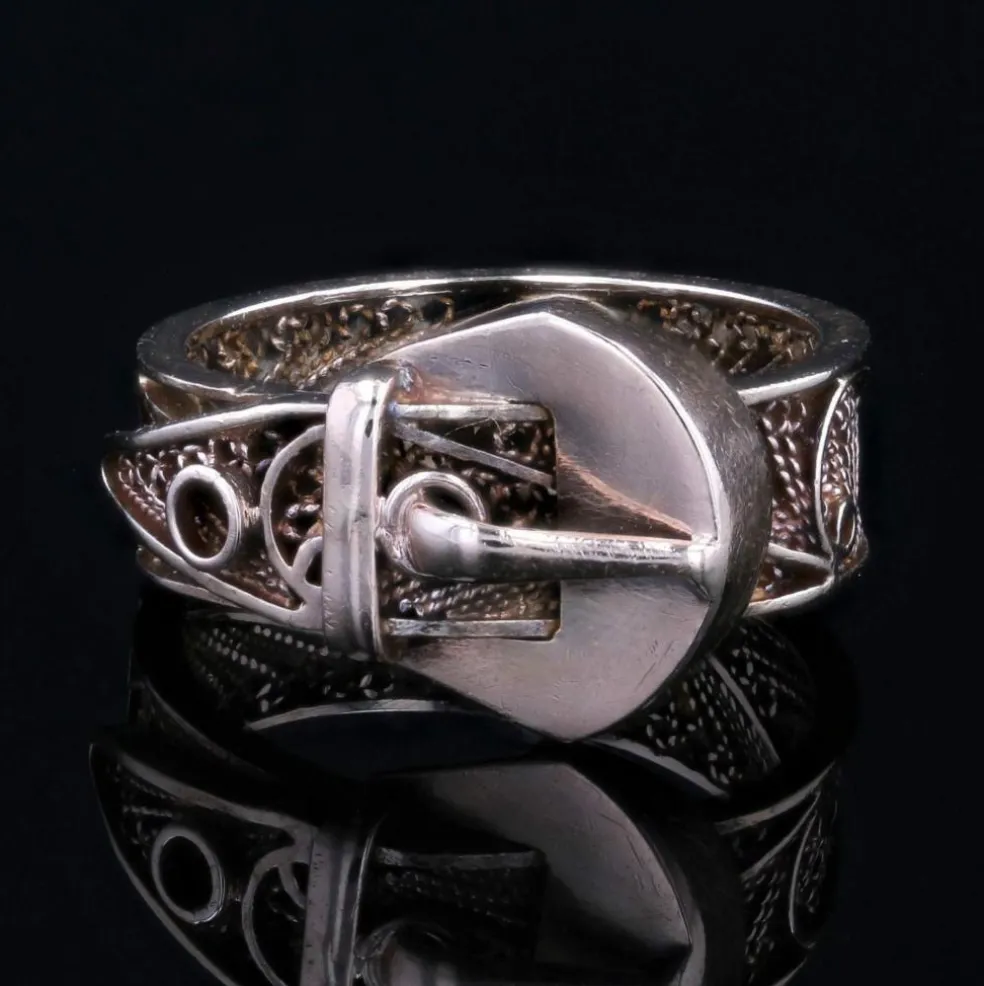 Bague ancienne en or ceinture filigranée