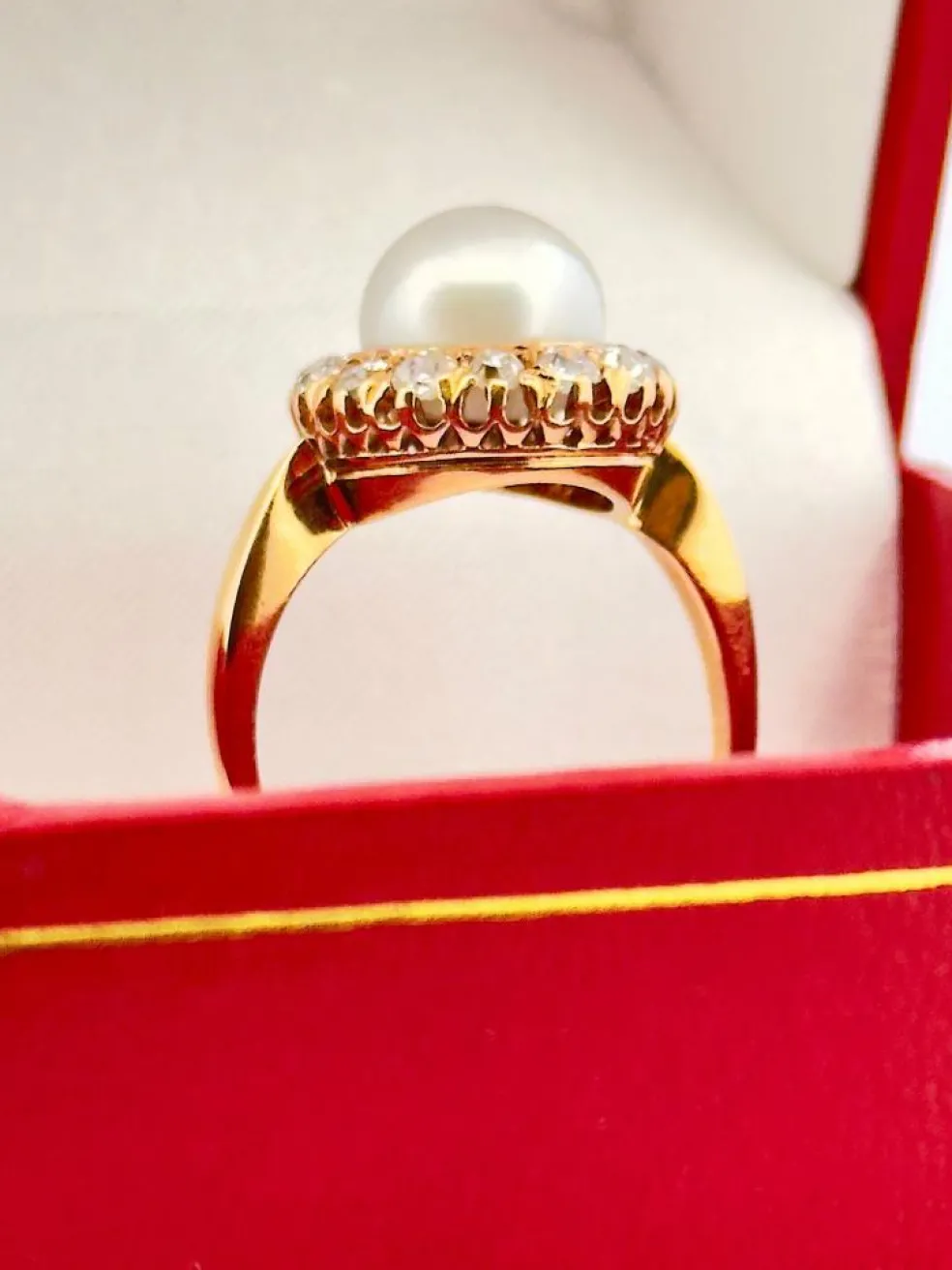 Bague ancienne en or et diamants et perle