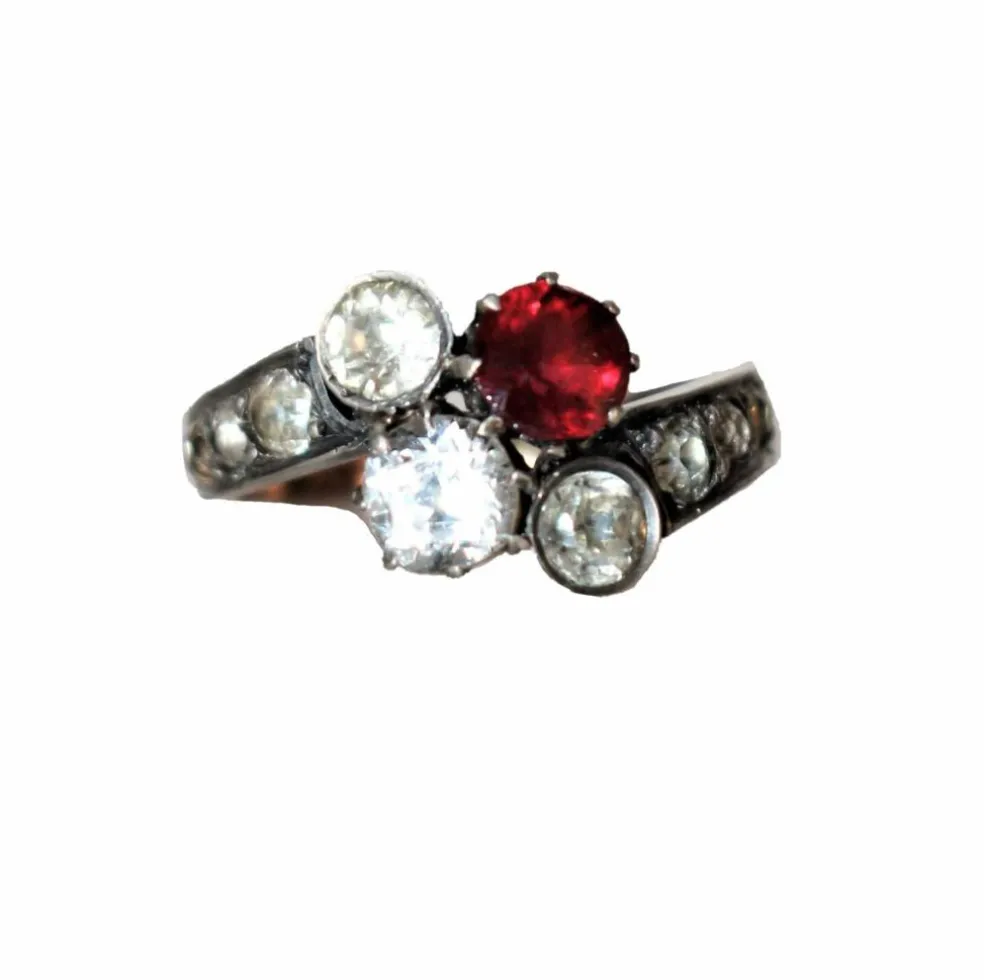 Bague ancienne en or jaune, argent