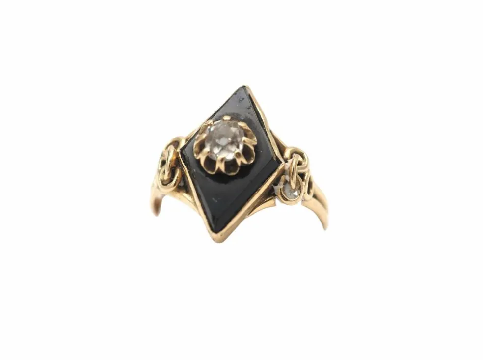 Bague ancienne en or jaune, onyx et diamants