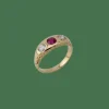 Bague ancienne en or jaune avec rubis et diamants