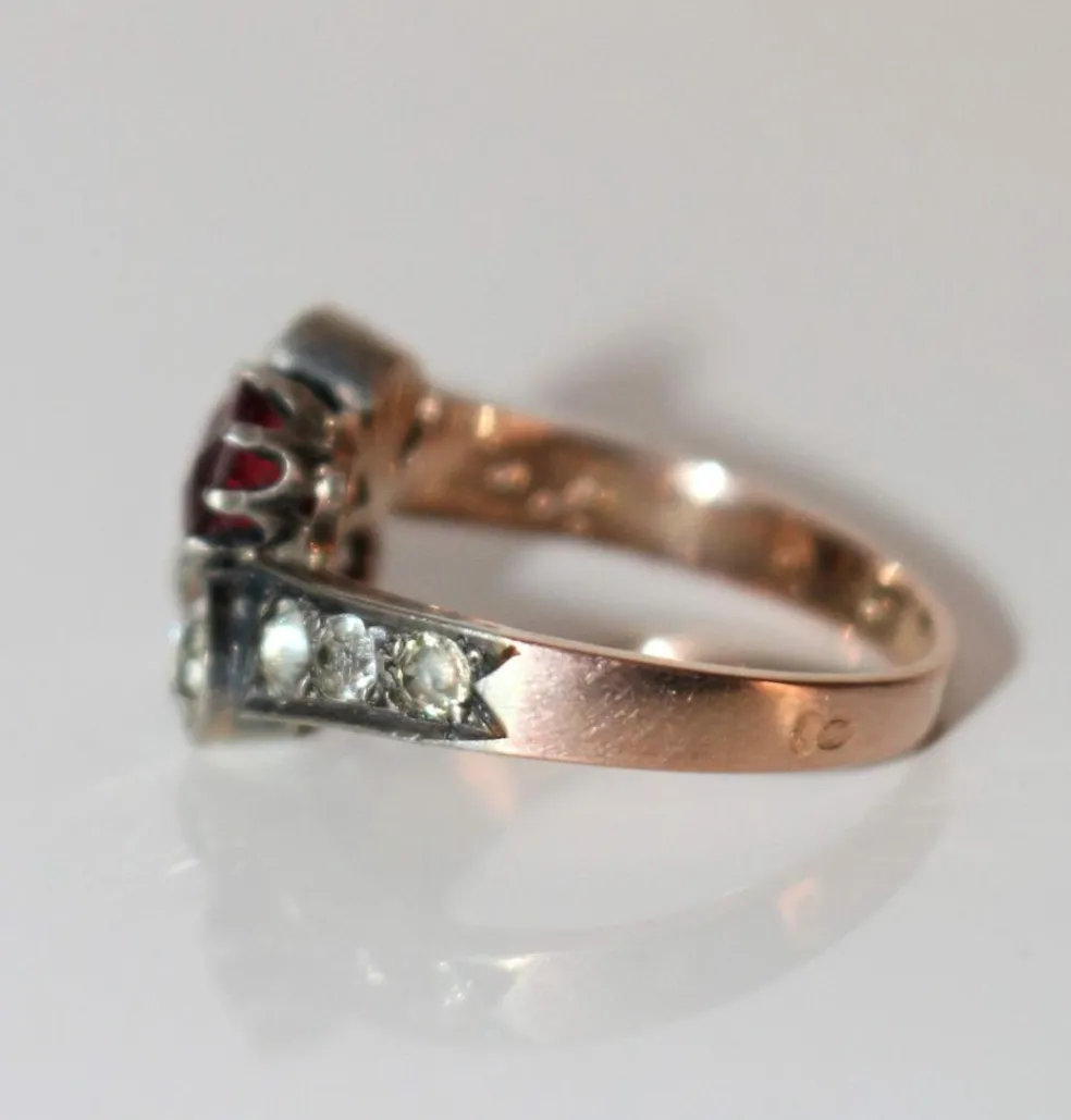 Bague ancienne en or jaune, argent