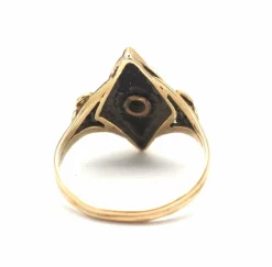Bague ancienne en or jaune, onyx et diamants