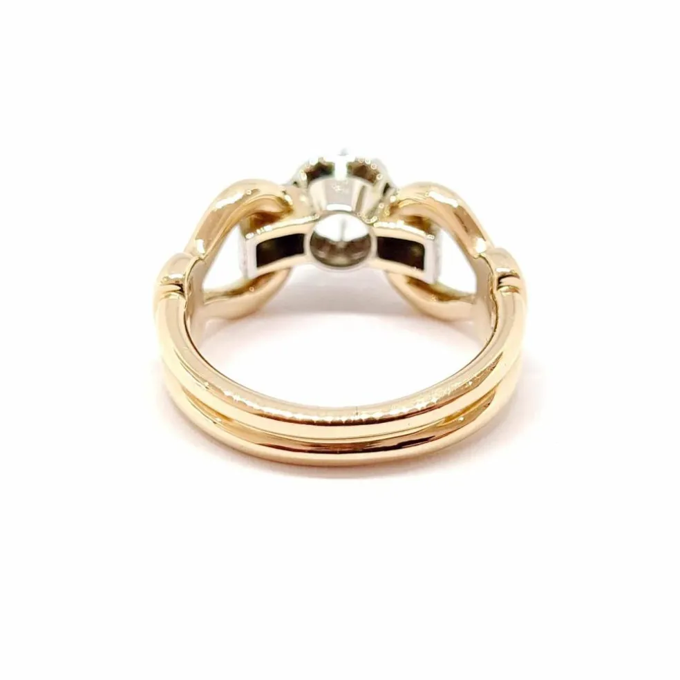 Bague ancienne en or jaune, diamants