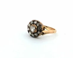 Bague ancienne en or jaune et argent avec couronne de diamants roses