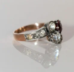 Bague ancienne en or jaune, argent