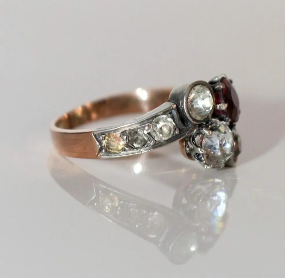 Bague ancienne en or jaune, argent