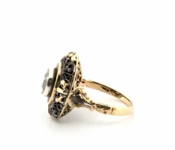 Bague ancienne en or jaune et argent avec diamant
