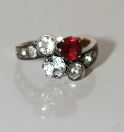 Bague ancienne en or jaune, argent