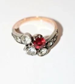 Bague ancienne en or jaune, argent