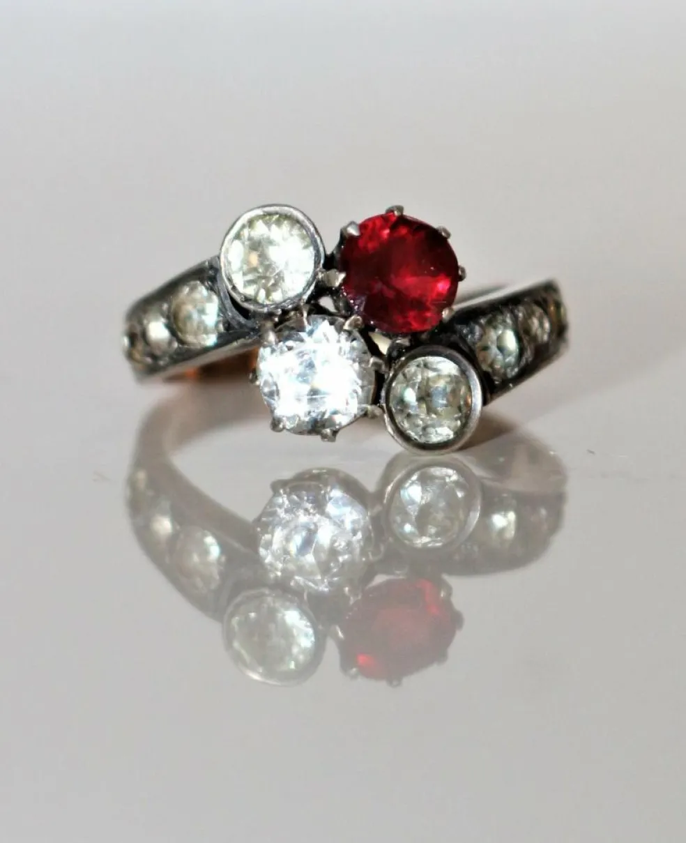 Bague ancienne en or jaune, argent