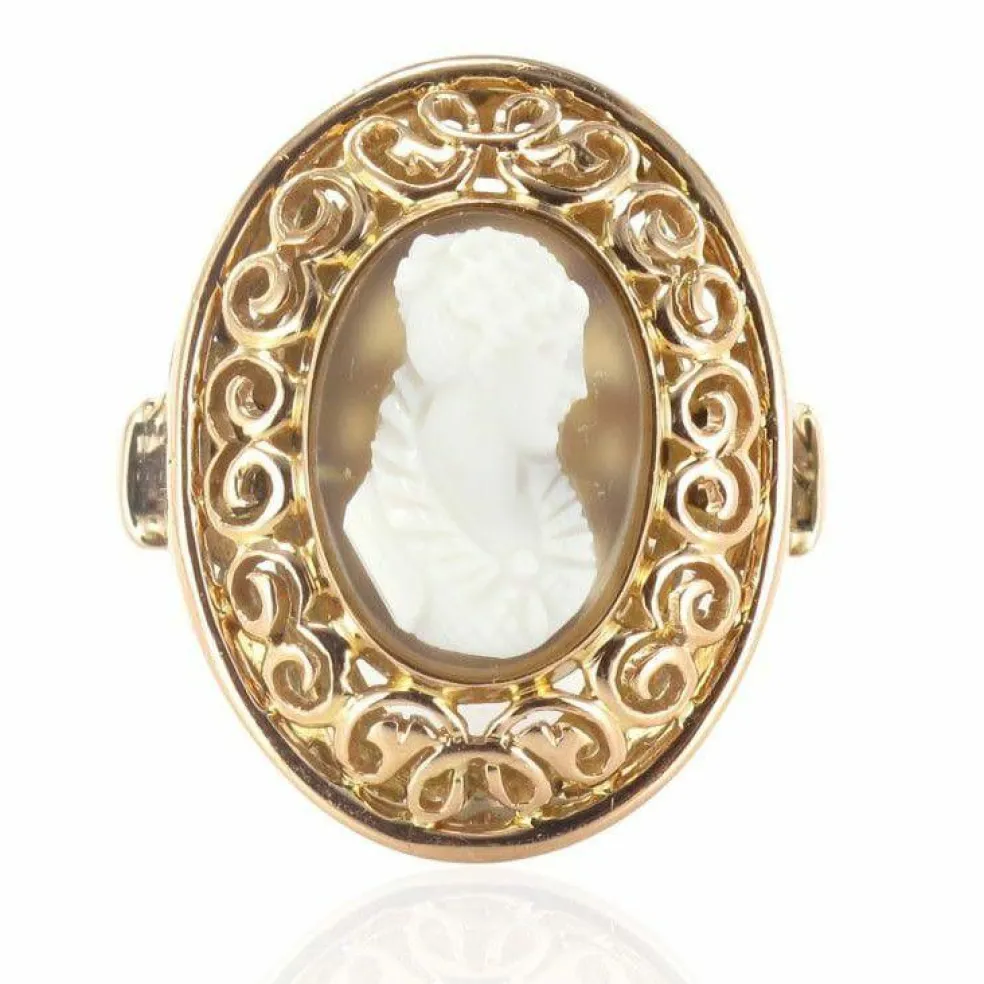 Bague ancienne en or rose et camée