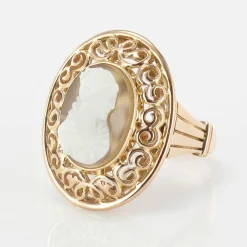 Bague ancienne en or rose et camée