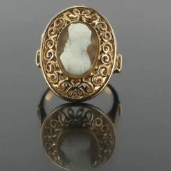 Bague ancienne en or rose et camée