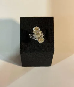 Bague ancienne en platine et diamants